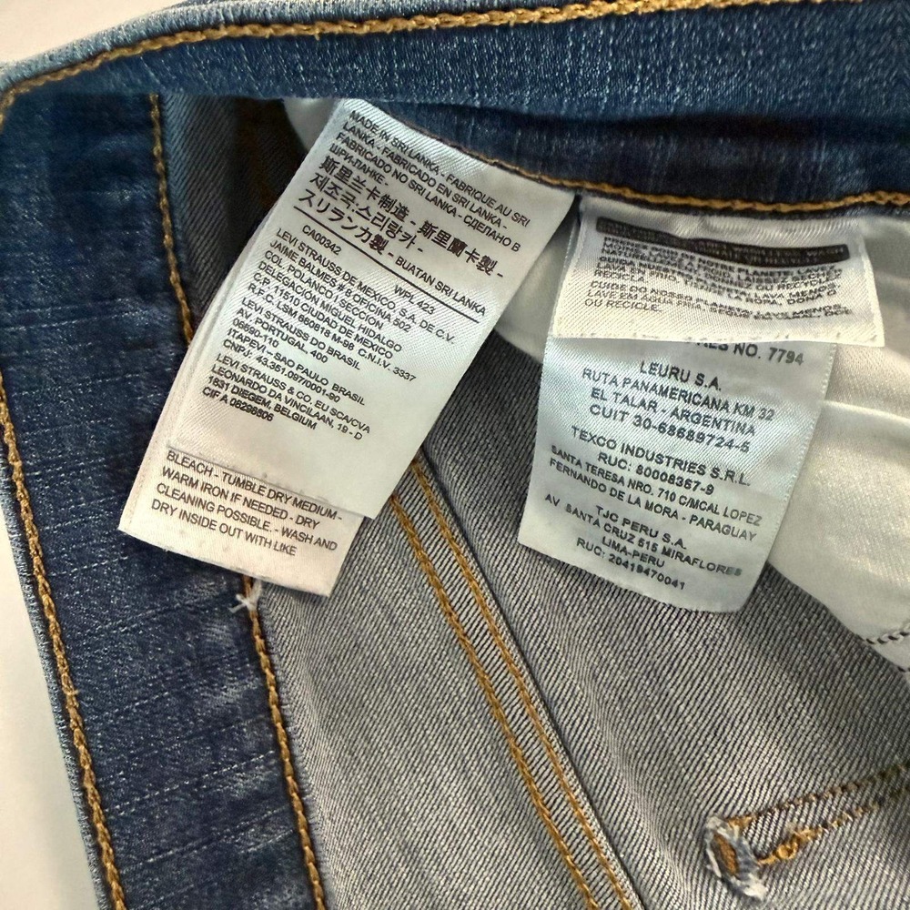 Levis 312 Shaping Slim Jeans Womens 28x32 Medium Wash Blue Denim Mid Rise - Picture 7 of 16